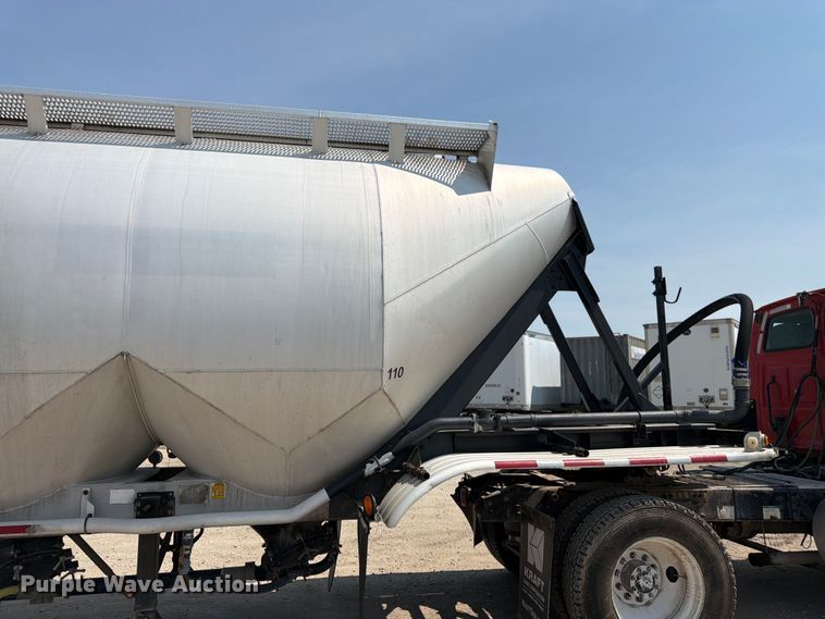 image for item FK3289 1985 Fruehauf FRUE tank trailer