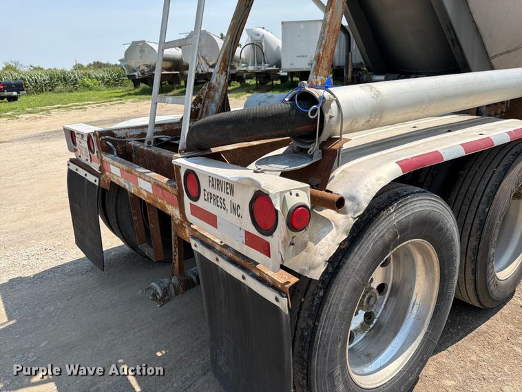 image for item FK3289 1985 Fruehauf FRUE tank trailer