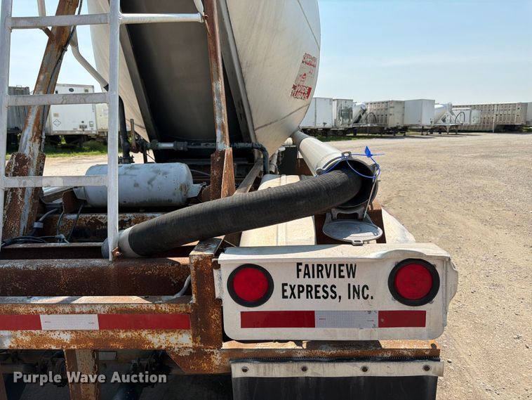 image for item FK3289 1985 Fruehauf FRUE tank trailer