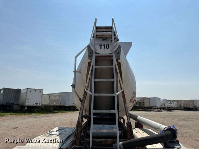 image for item FK3289 1985 Fruehauf FRUE tank trailer