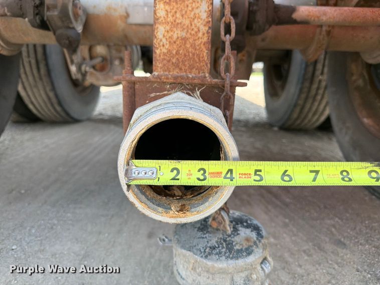 image for item FK3289 1985 Fruehauf FRUE tank trailer