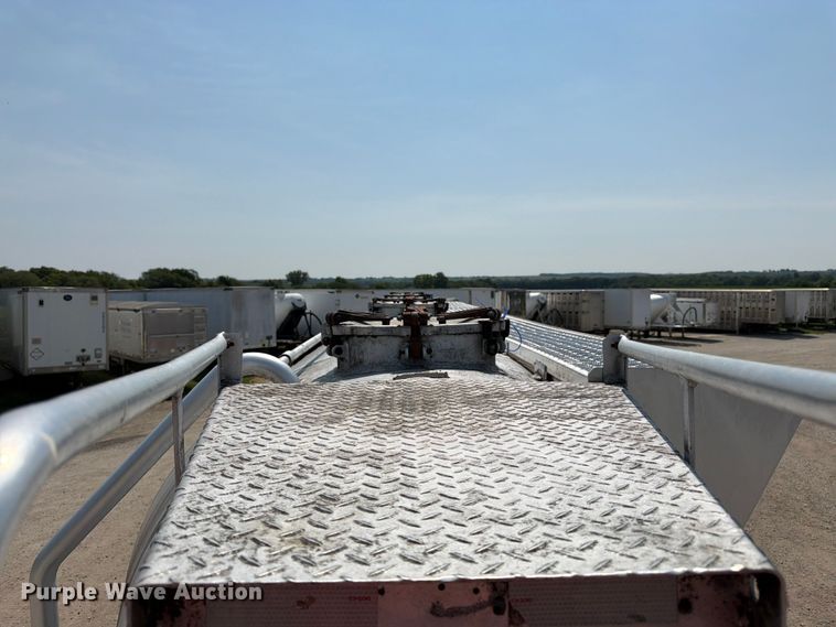 image for item FK3289 1985 Fruehauf FRUE tank trailer