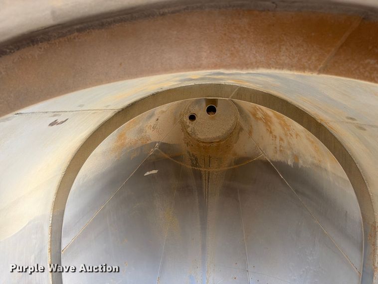 image for item FK3289 1985 Fruehauf FRUE tank trailer