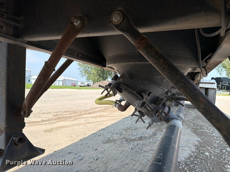 image for item FK3289 1985 Fruehauf FRUE tank trailer