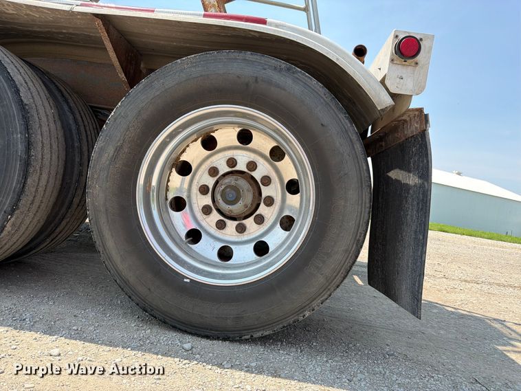 image for item FK3289 1985 Fruehauf FRUE tank trailer