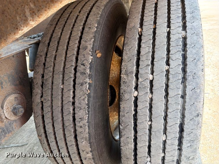 image for item FK3289 1985 Fruehauf FRUE tank trailer