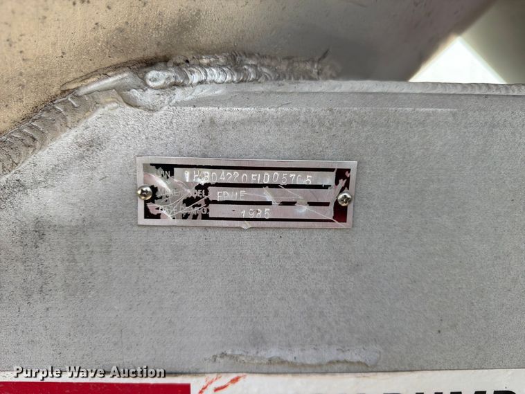 image for item FK3289 1985 Fruehauf FRUE tank trailer