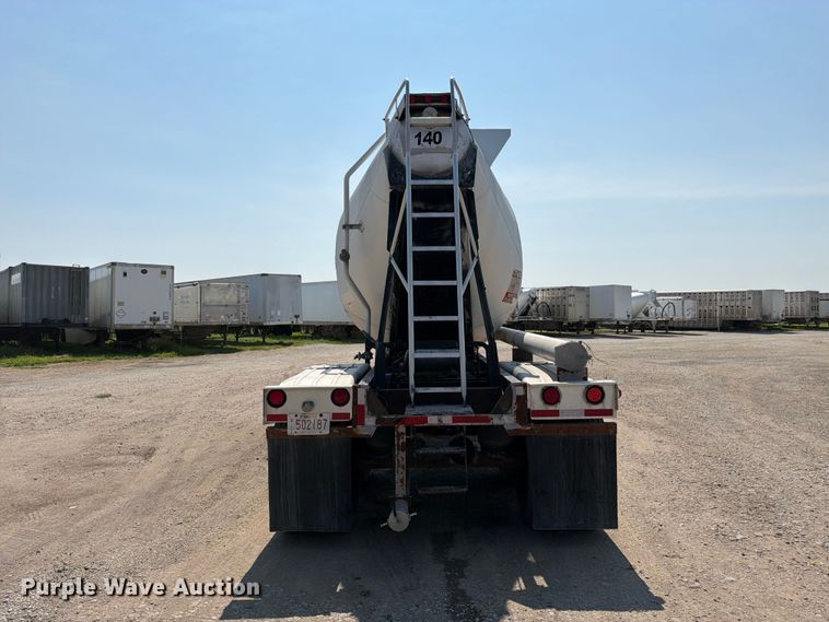 image for item FK3290 1985 Fruehauf pneumatic dry bulk trailer