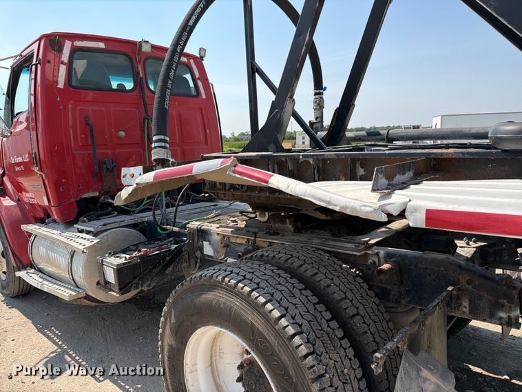 image for item FK3290 1985 Fruehauf pneumatic dry bulk trailer