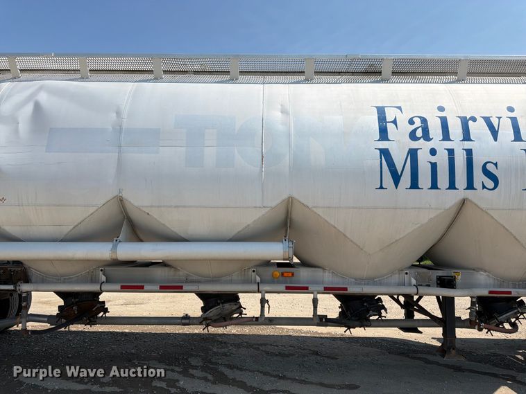 image for item FK3290 1985 Fruehauf pneumatic dry bulk trailer