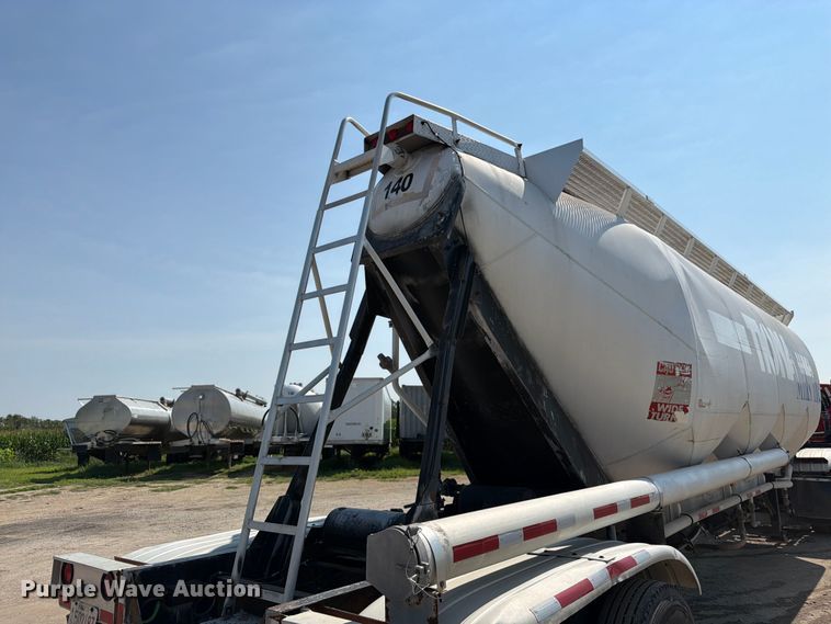 image for item FK3290 1985 Fruehauf pneumatic dry bulk trailer