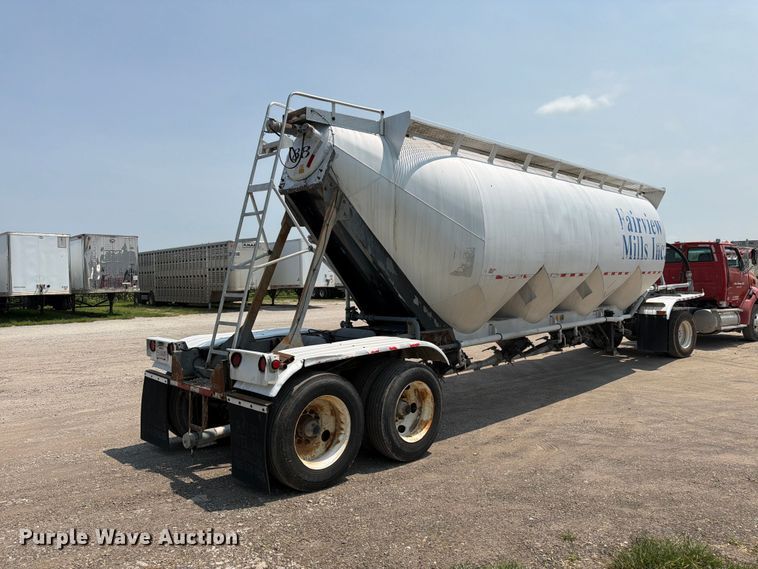 image for item FK3293 1985 Fruehauf pneumatic dry bulk trailer