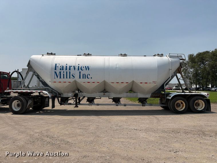 image for item FK3293 1985 Fruehauf pneumatic dry bulk trailer