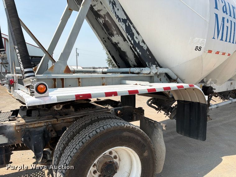 image for item FK3293 1985 Fruehauf pneumatic dry bulk trailer