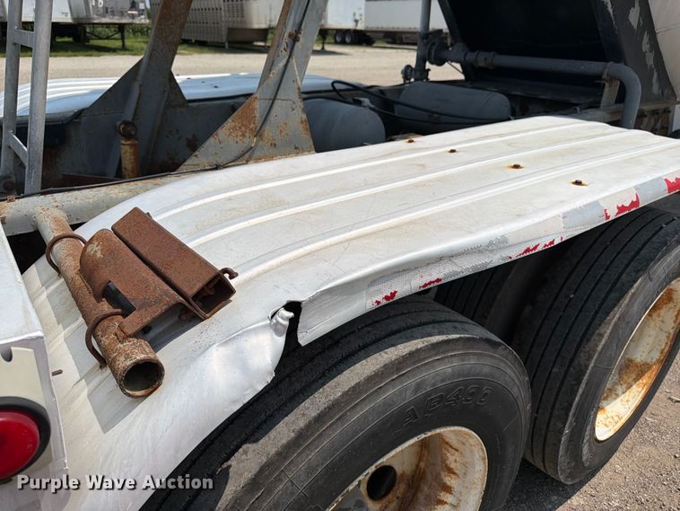 image for item FK3293 1985 Fruehauf pneumatic dry bulk trailer
