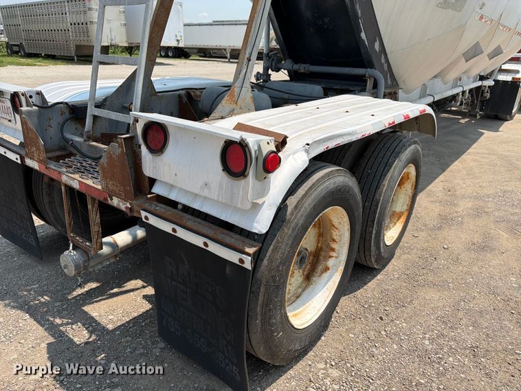 image for item FK3293 1985 Fruehauf pneumatic dry bulk trailer