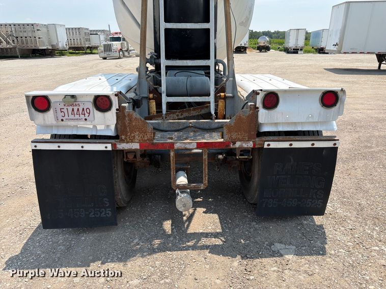 image for item FK3293 1985 Fruehauf pneumatic dry bulk trailer