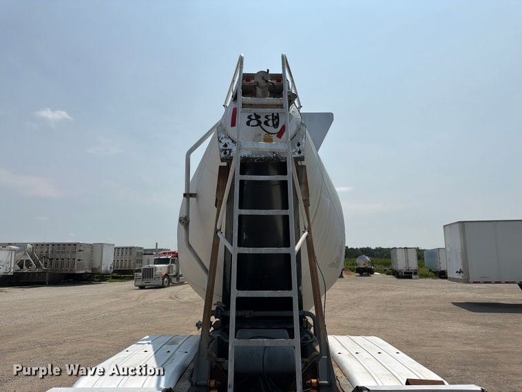 image for item FK3293 1985 Fruehauf pneumatic dry bulk trailer