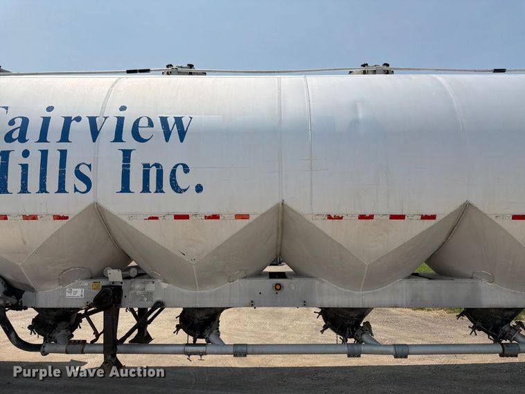 image for item FK3293 1985 Fruehauf pneumatic dry bulk trailer