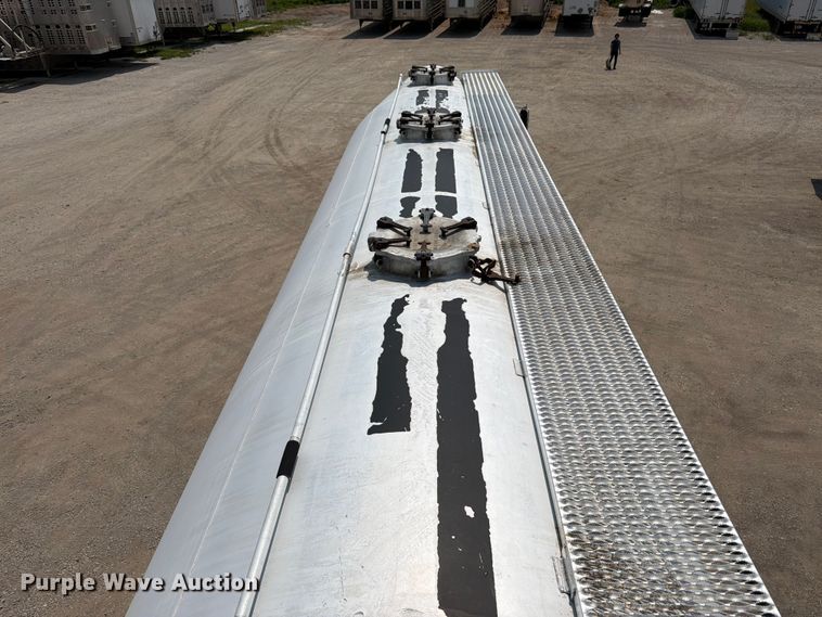 image for item FK3293 1985 Fruehauf pneumatic dry bulk trailer