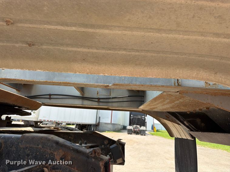 image for item FK3293 1985 Fruehauf pneumatic dry bulk trailer