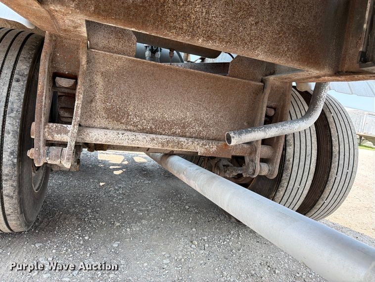 image for item FK3293 1985 Fruehauf pneumatic dry bulk trailer