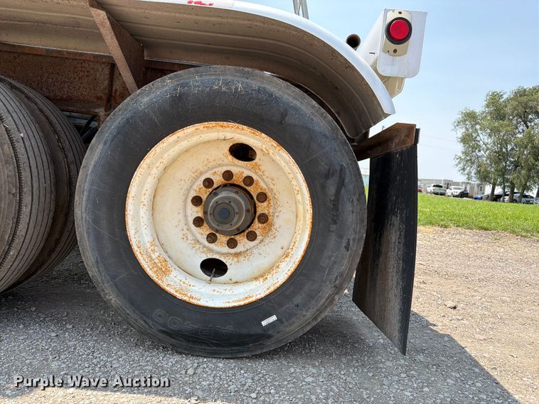 image for item FK3293 1985 Fruehauf pneumatic dry bulk trailer