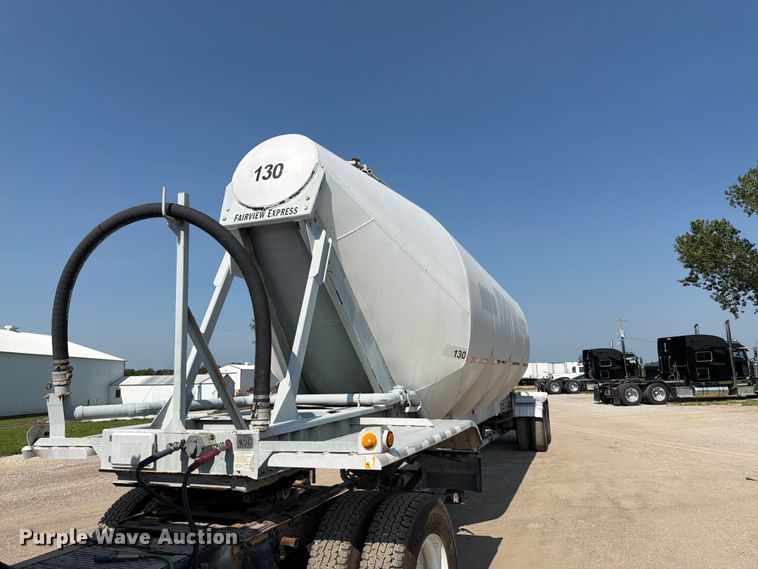 image for item FK3294 1985 Fruehauf pneumatic dry bulk trailer
