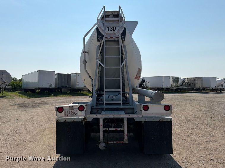 image for item FK3294 1985 Fruehauf pneumatic dry bulk trailer