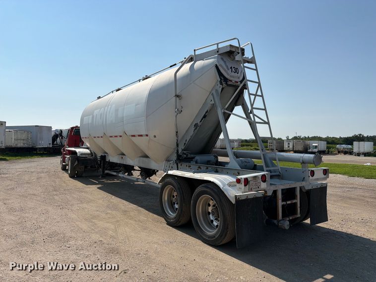 image for item FK3294 1985 Fruehauf pneumatic dry bulk trailer