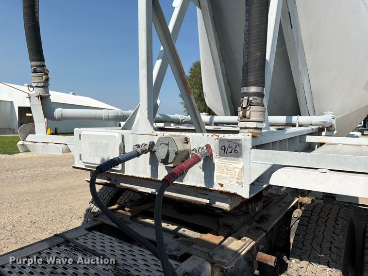 image for item FK3294 1985 Fruehauf pneumatic dry bulk trailer