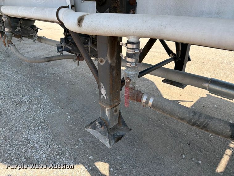 image for item FK3294 1985 Fruehauf pneumatic dry bulk trailer