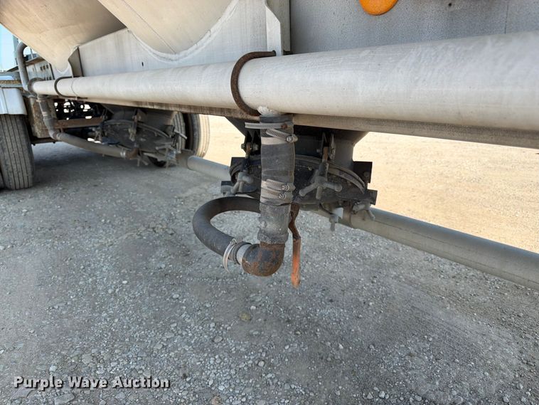 image for item FK3294 1985 Fruehauf pneumatic dry bulk trailer