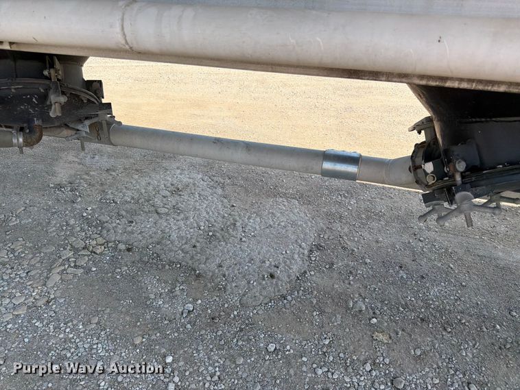 image for item FK3294 1985 Fruehauf pneumatic dry bulk trailer