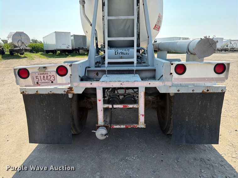 image for item FK3294 1985 Fruehauf pneumatic dry bulk trailer