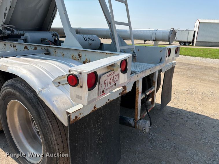 image for item FK3294 1985 Fruehauf pneumatic dry bulk trailer