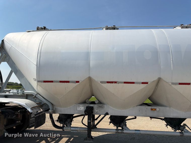 image for item FK3294 1985 Fruehauf pneumatic dry bulk trailer