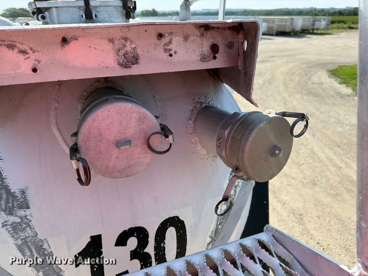 image for item FK3294 1985 Fruehauf pneumatic dry bulk trailer