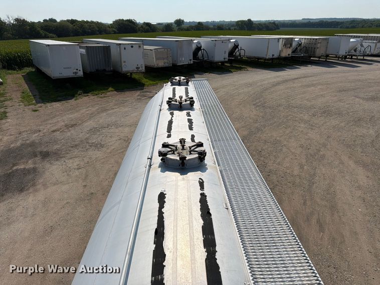 image for item FK3294 1985 Fruehauf pneumatic dry bulk trailer