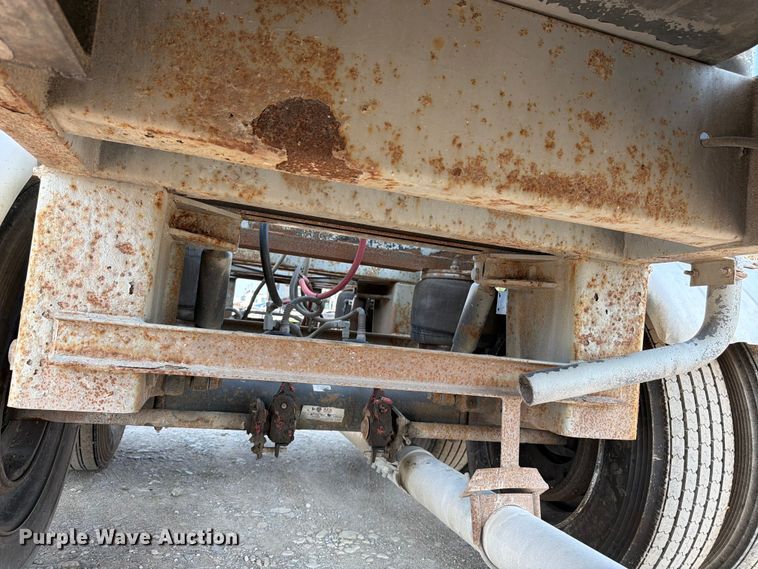 image for item FK3294 1985 Fruehauf pneumatic dry bulk trailer