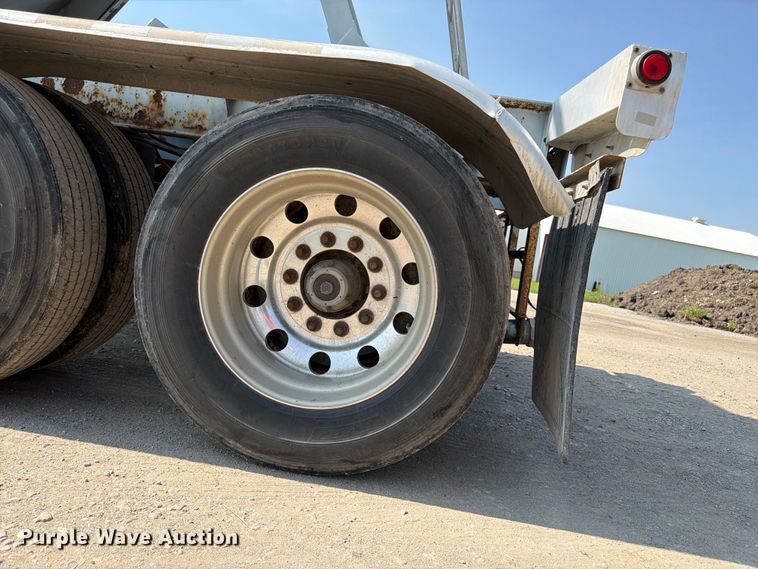 image for item FK3294 1985 Fruehauf pneumatic dry bulk trailer