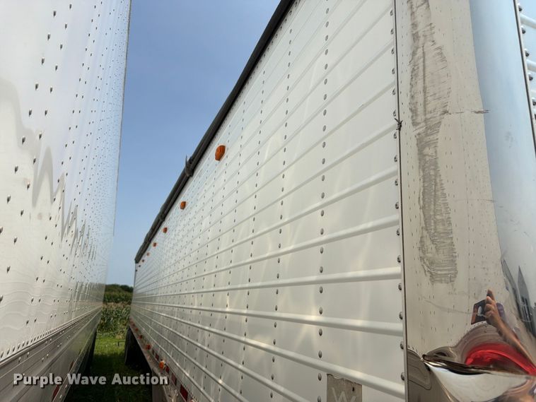 image for item FK3295 2013 Wilson Trailer Co. DWH-550 grain trailer