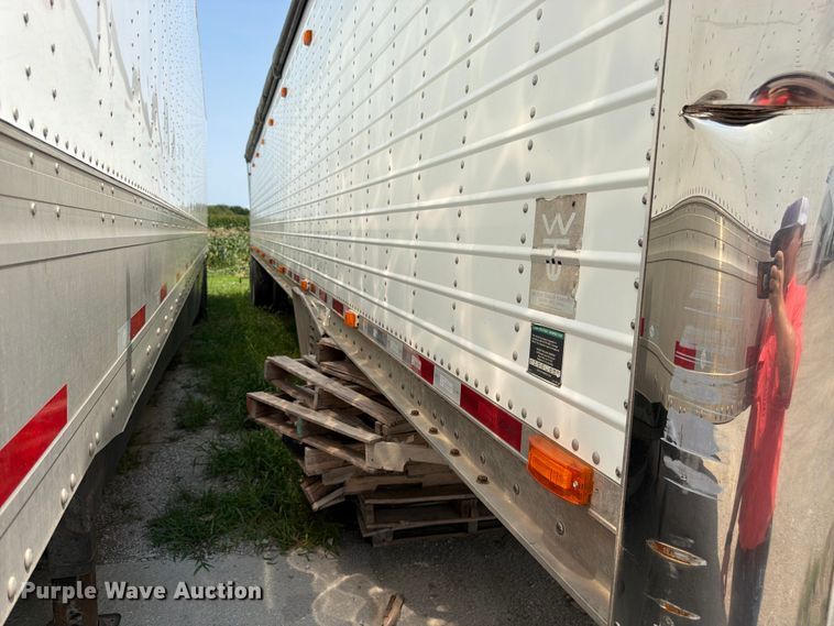 image for item FK3295 2013 Wilson Trailer Co. DWH-550 grain trailer