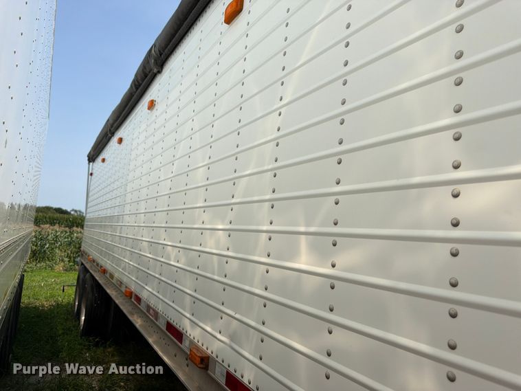 image for item FK3295 2013 Wilson Trailer Co. DWH-550 grain trailer