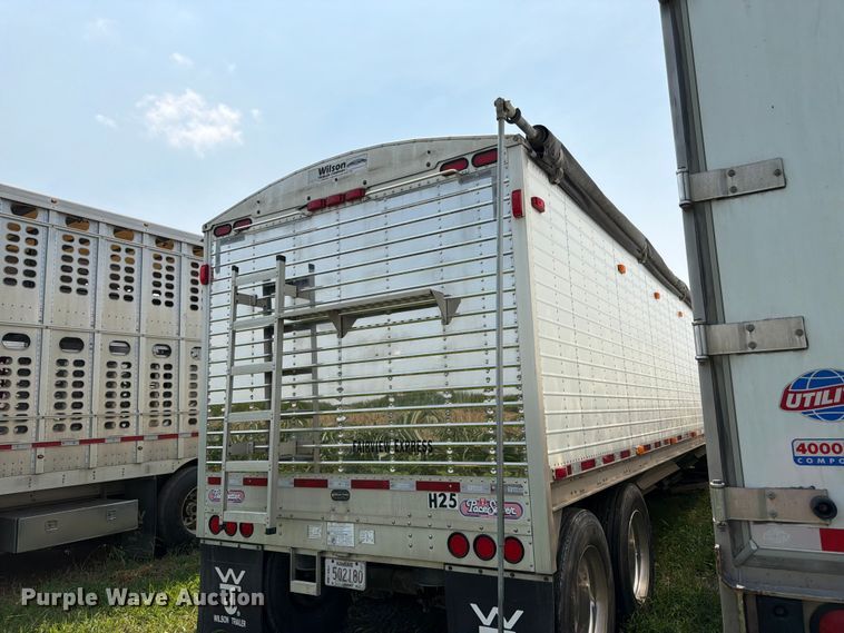image for item FK3295 2013 Wilson Trailer Co. DWH-550 grain trailer