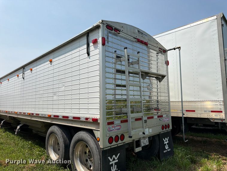 image for item FK3295 2013 Wilson Trailer Co. DWH-550 grain trailer