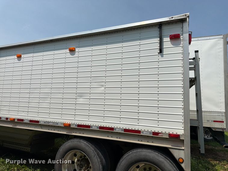 image for item FK3295 2013 Wilson Trailer Co. DWH-550 grain trailer