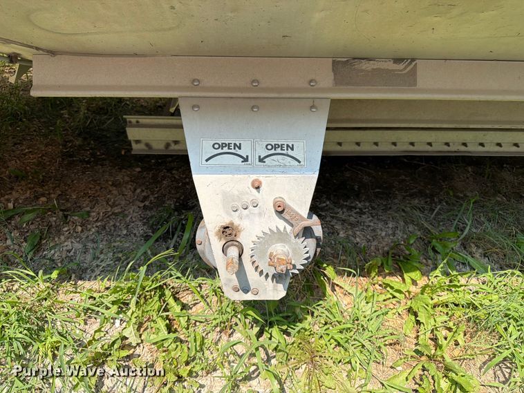 image for item FK3295 2013 Wilson Trailer Co. DWH-550 grain trailer