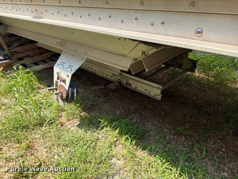 image for item FK3295 2013 Wilson Trailer Co. DWH-550 grain trailer