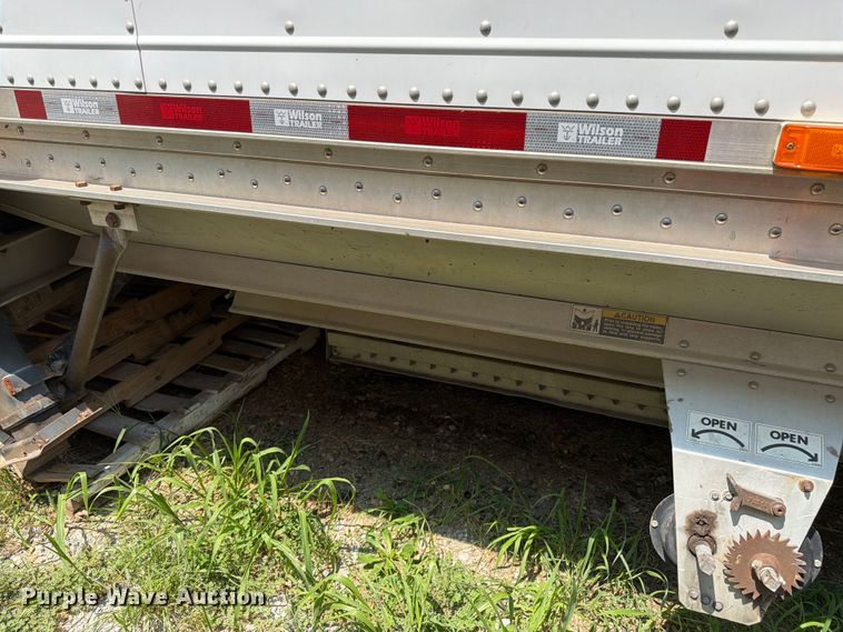 image for item FK3295 2013 Wilson Trailer Co. DWH-550 grain trailer